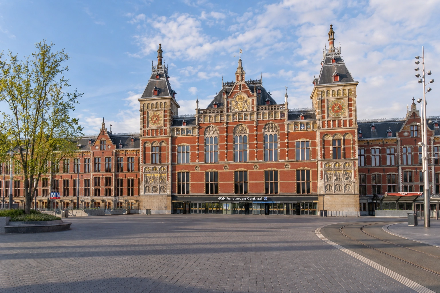 Illustrative catalog artwork of Amsterdam Centraal in Amsterdam