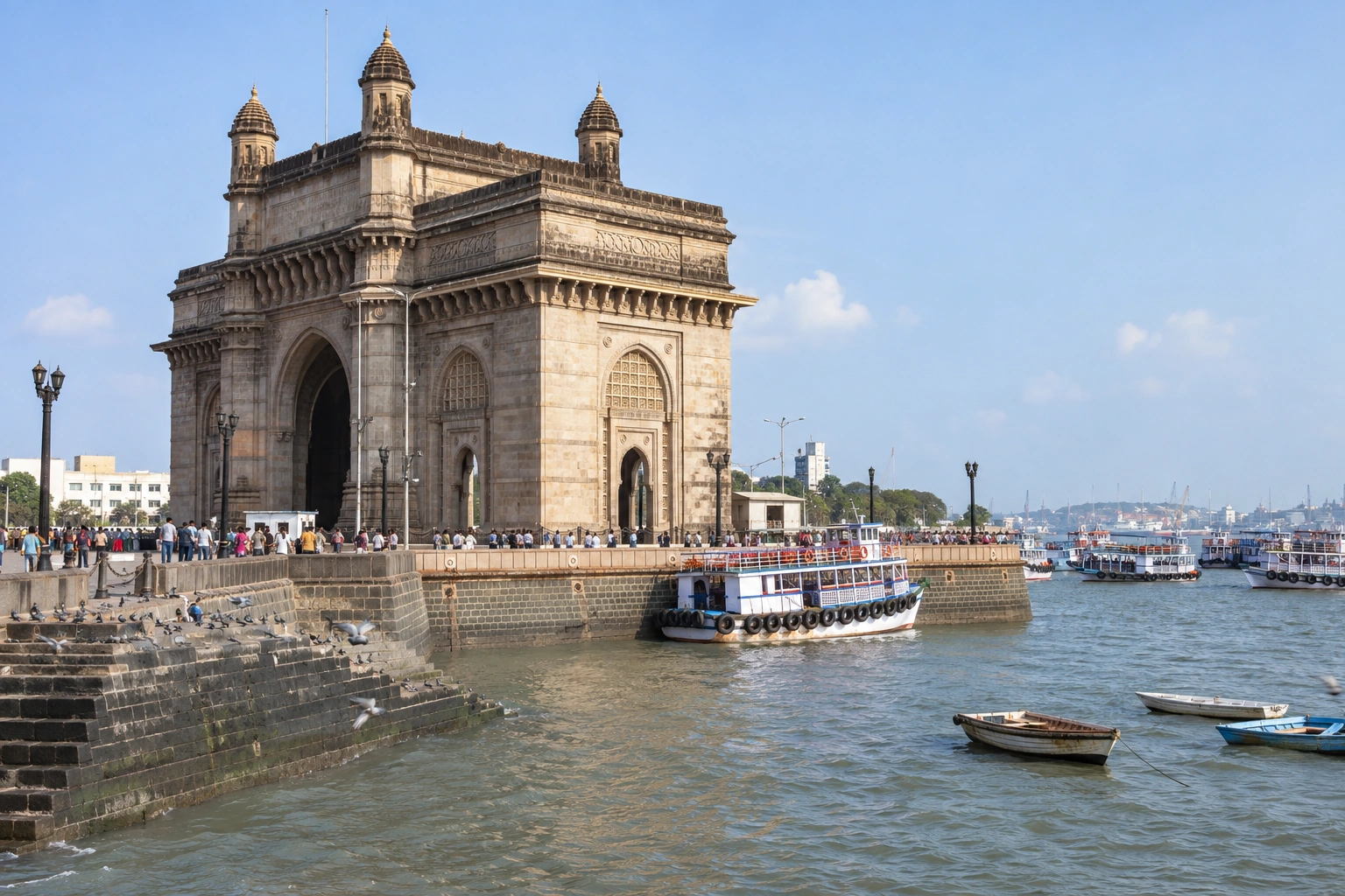 Illustrative Apollo Bunder Daylight Experience preview at Gateway of India