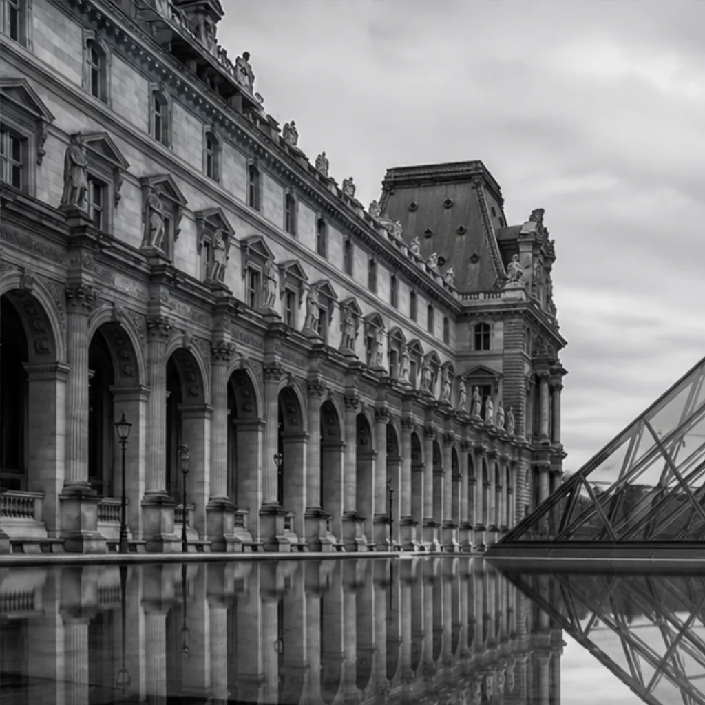 Illustrative Palace Noir Experience preview for Louvre Museum