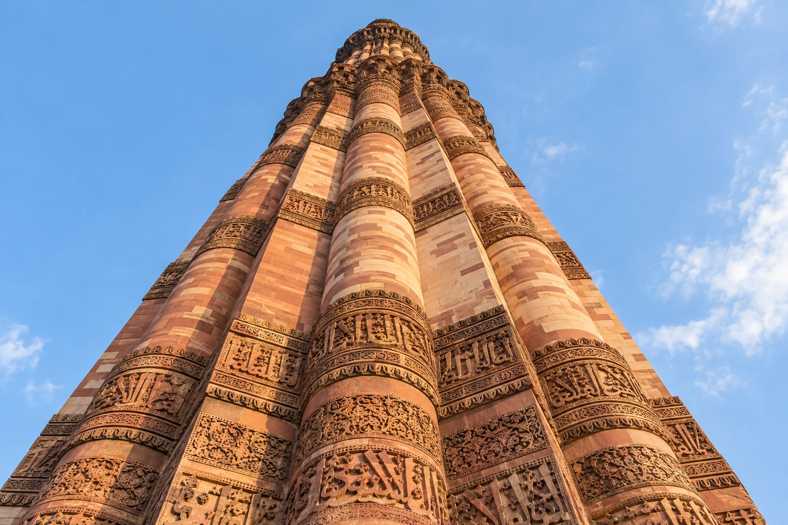 Illustrative Carved Sandstone Bands Experience preview for Qutub Minar